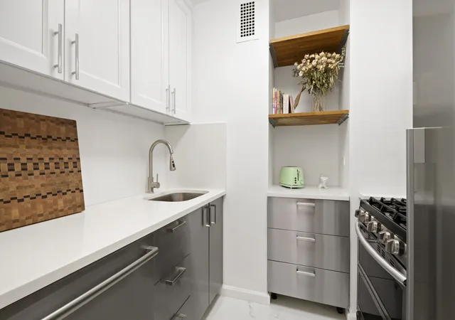 303-e-57th-street-11a-new-york-city-ny-10022/hzid_48d60d4d