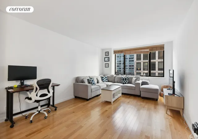 30-w-61st-st-9g-new-york-city-ny-10023/hzid_63724764