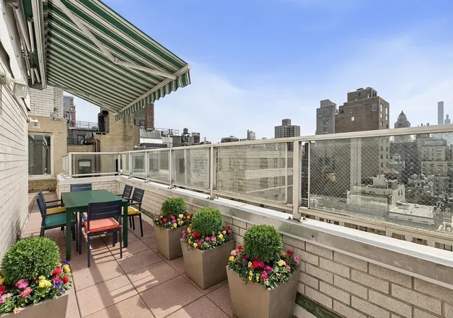 8-e-83rd-street-14c-new-york-city-ny-10028/hzid_067223dd