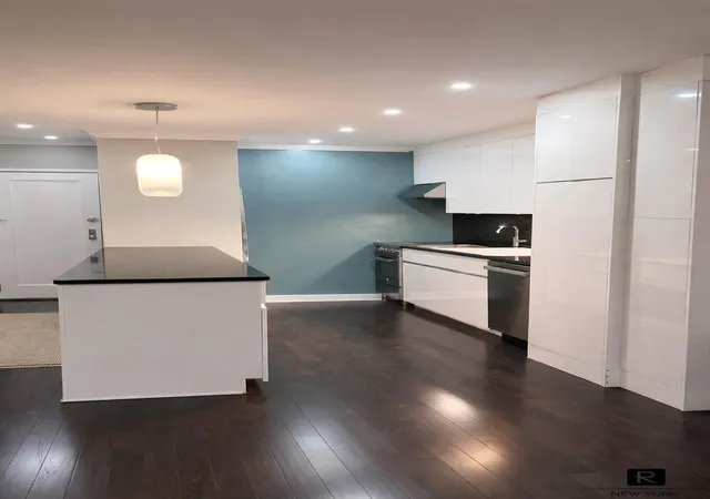 319-e-105th-street-4-c-new-york-ny-10029/hzid_3957522b
