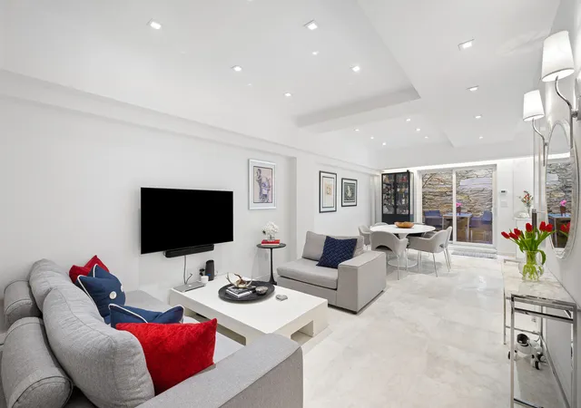 108-e-66th-street-1c-new-york-city-ny-10065/hzid_ea685ce5