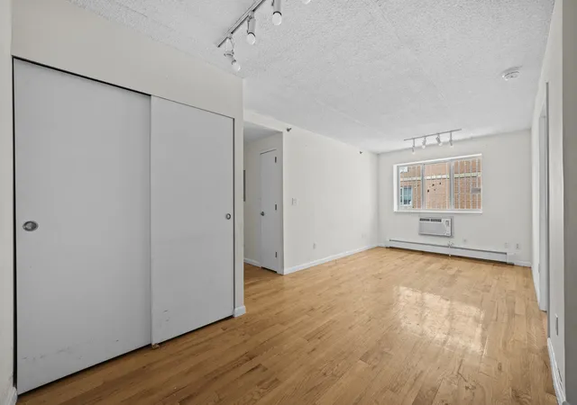 970-41st-st-5e-new-york-city-ny-11219/hzid_df214637