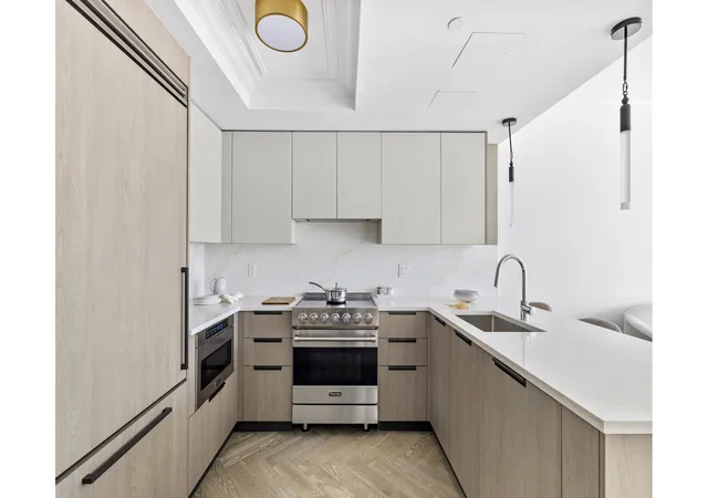 78-29-austin-st-301-forest-hills-ny-11375/hzid_5e6c91f7