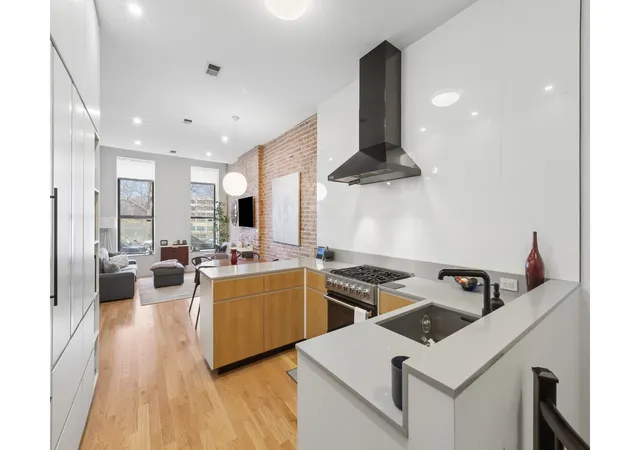 506-e-119th-st-1-new-york-city-ny-10035/hzid_e094cc02