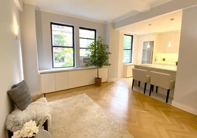 175-w-73rd-street-3f-new-york-city-ny-10023/hzid_bcfeafb5