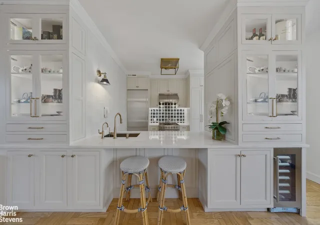200-riverside-blvd-15i-new-york-city-ny-10069/hzid_63d29ec7