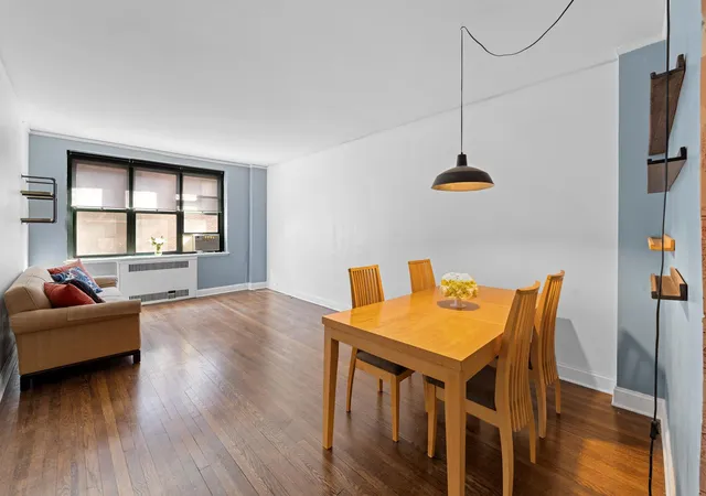 78-10-34th-avenue-3-b-jackson-heights-ny-11372/hzid_d4f7f91f