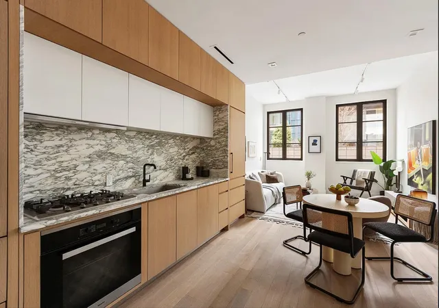 517-w-29th-st-3f-new-york-city-ny-10001/hzid_d35641d4