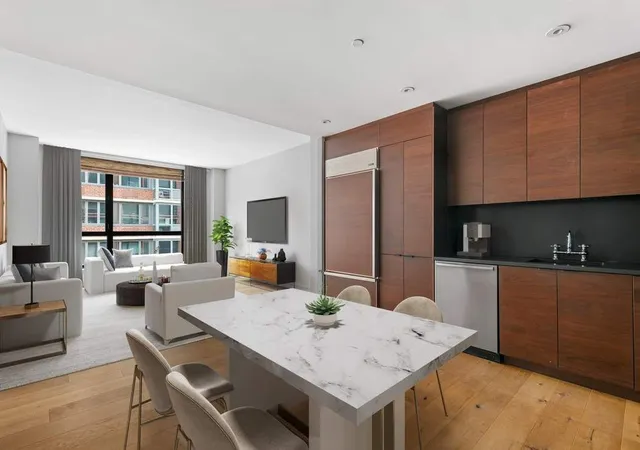 540-w-28th-street-4b-new-york-city-ny-10001/hzid_f4a75f57