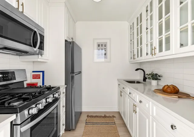 651-vanderbilt-st-r2-new-york-city-ny-11218/hzid_7993ea92