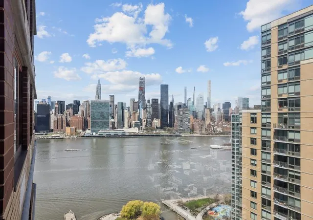 4-74-48th-ave-35f-new-york-city-ny-11109/hzid_17914a28