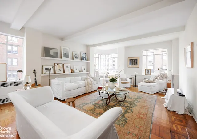 19-e-88th-st-6ah-new-york-city-ny-10128/hzid_a90e4a33
