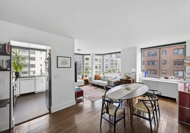 300-e-64th-street-14a-new-york-city-ny-10021/hzid_1d9d115e