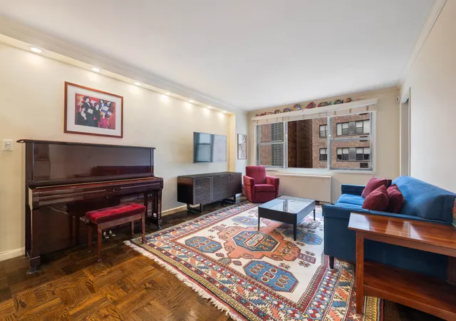 301-e-69th-st-4k-new-york-city-ny-10021/hzid_44a7b027
