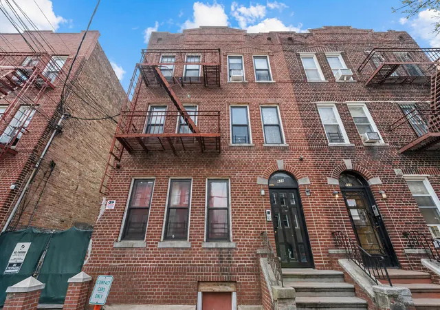 636-e-96th-street-new-york-city-ny-11236/hzid_a1b13211