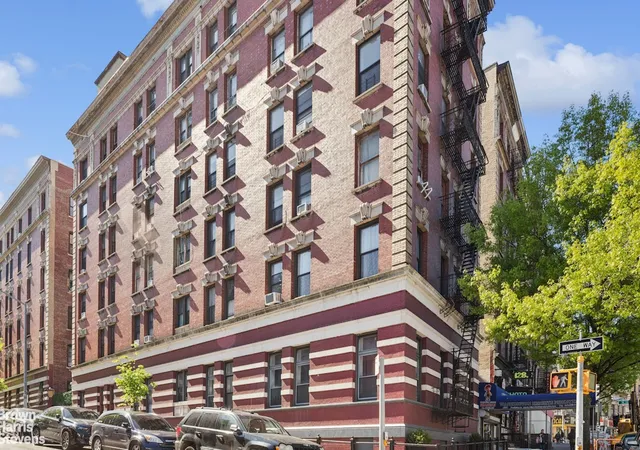 4260-broadway-202-new-york-city-ny-10033/hzid_ec4ddd17