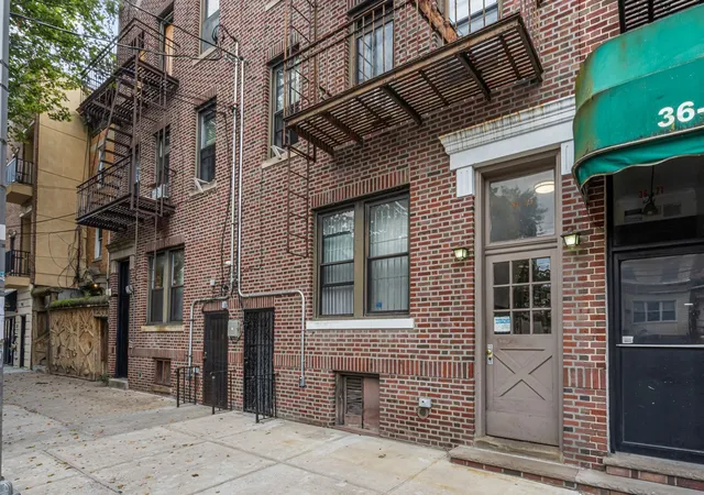 36-25-30th-street-astoria-ny-11106/hzid_eb7bc284