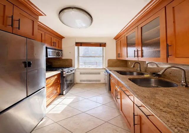 920-e-17th-st-212-new-york-city-ny-11230-3128/hzid_3607d261