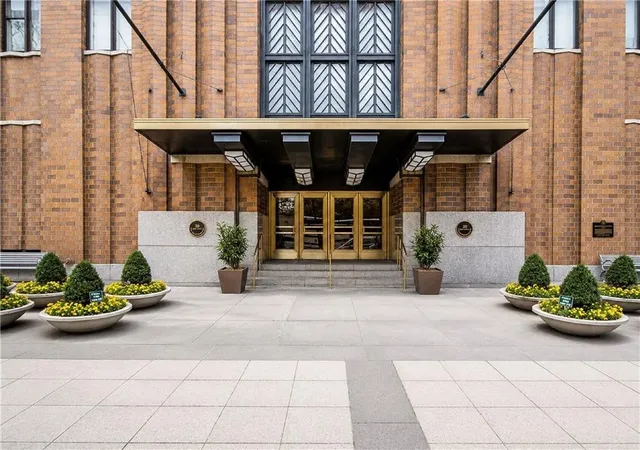 20-west-st-40a-new-york-city-ny-10004/hzid_b4a5d9a6