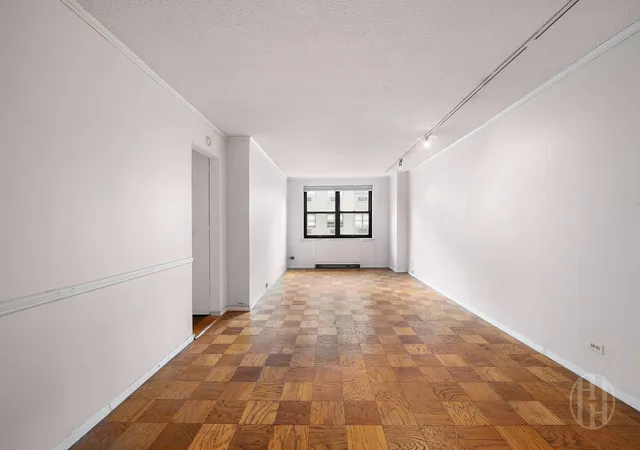 200-e-24th-street-1008-new-york-ny-10010/hzid_5403513c
