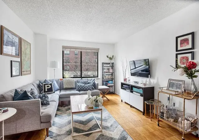 280-rector-pl-3j-new-york-city-ny-10280/hzid_7773db97