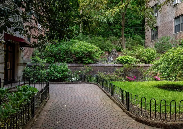 3015-riverdale-ave-4b-new-york-city-ny-10463/hzid_23e977f5