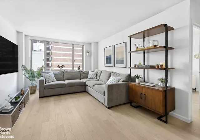 130-w-67th-st-9c-new-york-city-ny-10023/hzid_7f78ba03