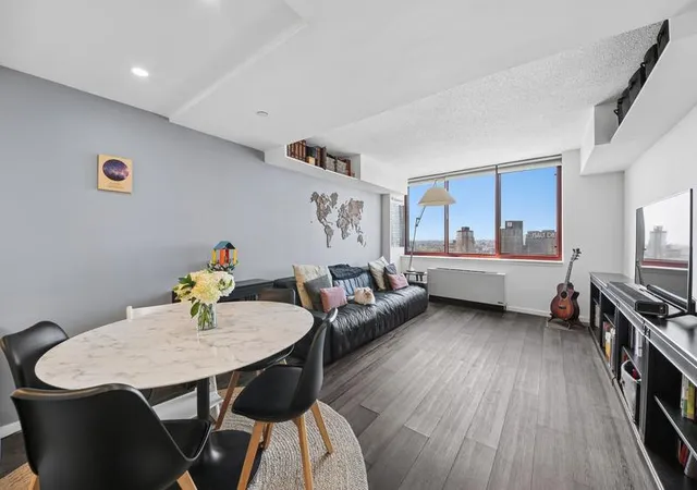 4-74-48th-ave-ph-1h-new-york-city-ny-11109/hzid_e74e10db
