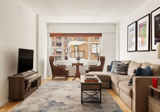 60-e-8th-st-6a-new-york-city-ny-10003/hzid_bcaa02ef