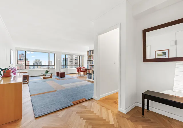 190-e-72nd-st-27d-new-york-city-ny-10021/hzid_f7ff6df2
