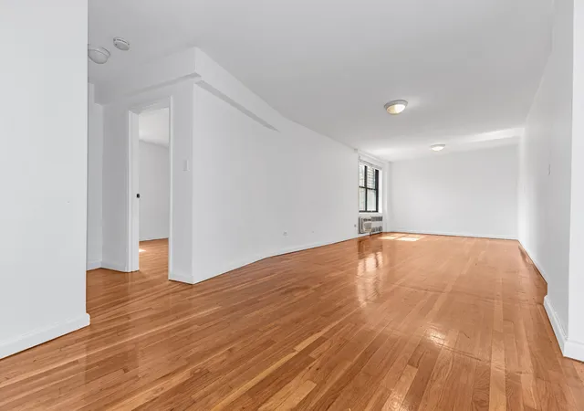 63-95-austin-st-2g-new-york-city-ny-11374/hzid_8c555a19