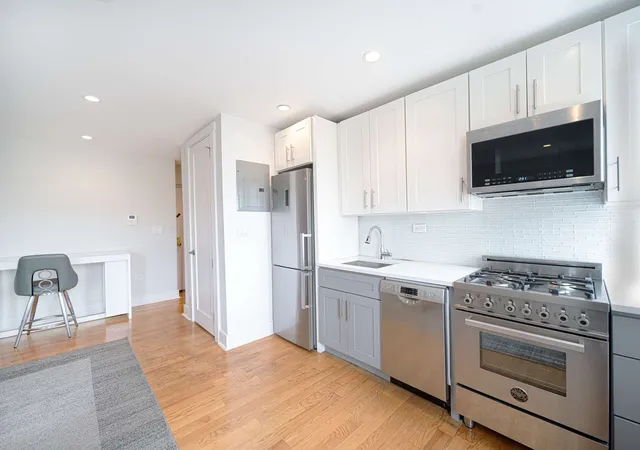 42-22-ketcham-st-d9-new-york-city-ny-11373/hzid_fb05d3f2