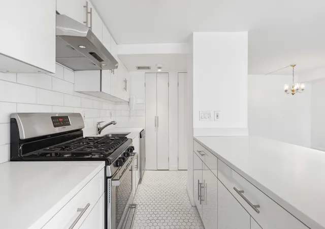 136-e-56th-st-12c-new-york-city-ny-10022/hzid_6532f8de