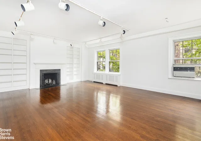 133-e-64th-street-3b-new-york-city-ny-10021/hzid_c122b752