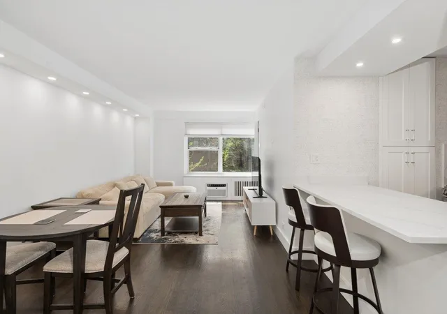 440-e-79th-st-3m-new-york-city-ny-10075/hzid_c5d6f9da