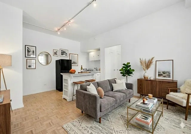 4501-broadway-1-c-new-york-city-ny-10040/hzid_edb501c7