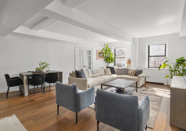 2166-broadway-12b-new-york-city-ny-10024/hzid_adb50e87