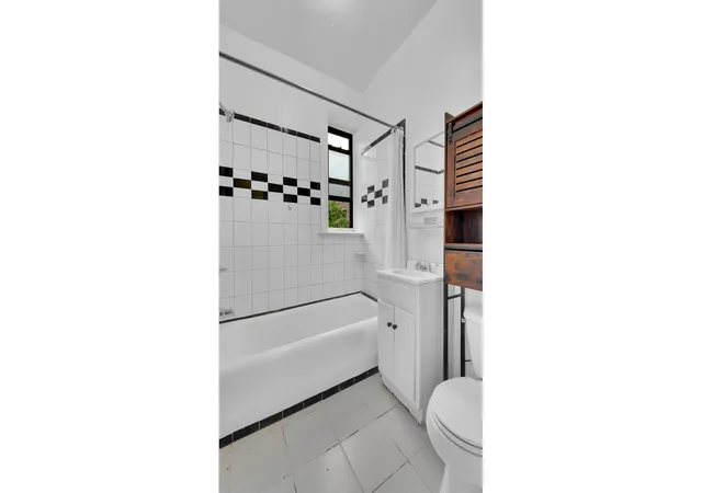 918-e-14th-street-f3-new-york-city-ny-11230/hzid_6cd3577f