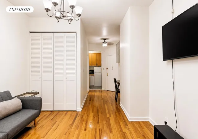 205-e-89th-st-4d-new-york-city-ny-10128/hzid_950673a7