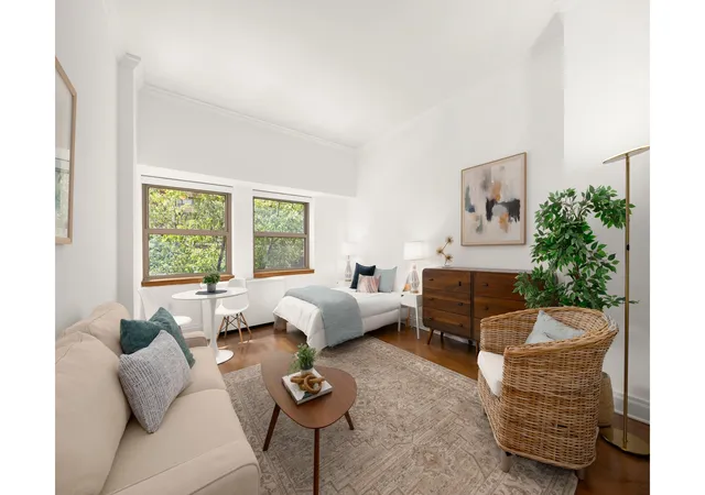 350-e-82nd-street-2g-new-york-city-ny-10028/hzid_978f4d27