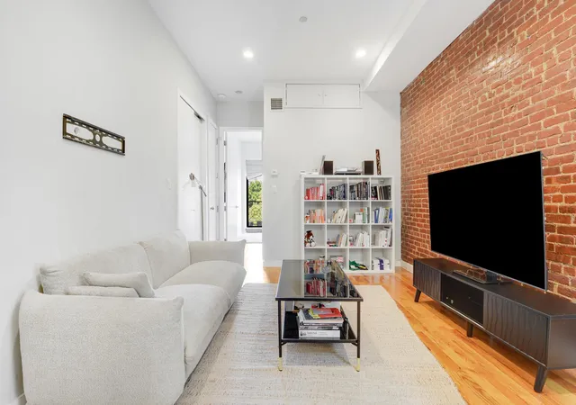 156-pulaski-st-2b-new-york-city-ny-11206/hzid_10355d70