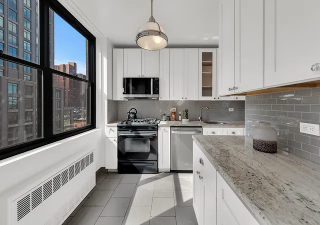 301-e-87th-st-9d-new-york-city-ny-10128/hzid_f9121a7b