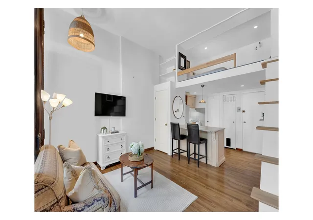 128-w-78th-street-2a-new-york-city-ny-10024/hzid_15c3775d