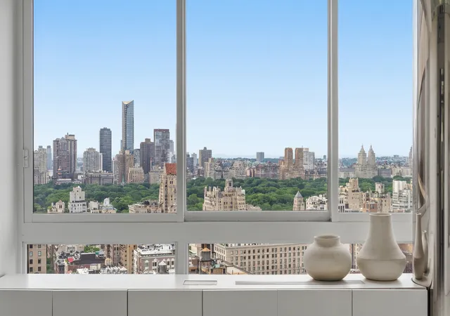 167-e-61st-street-167east61-new-york-ny-10065/hzid_9027432d