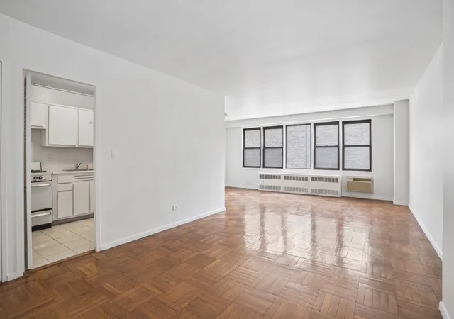 220-e-54th-st-8j-new-york-city-ny-10022/hzid_4a0deda5