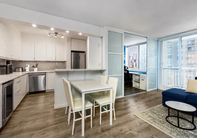 4-74-48th-ave-15e-new-york-city-ny-11109/hzid_307544ce