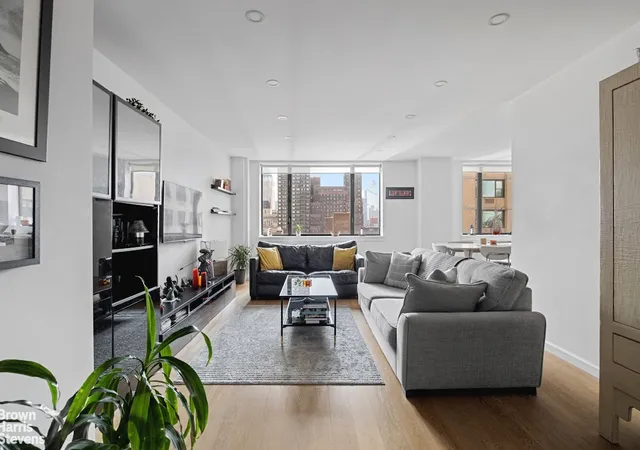 30-w-61st-st-17c-new-york-city-ny-10023/hzid_1d80c05d