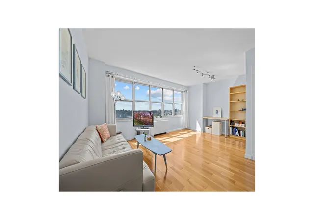 555-kappock-st-12a-new-york-city-ny-10463/hzid_3cf17193