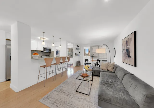 303-w-66th-street-10de-new-york-ny-10023/hzid_d265b603