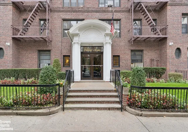 73-20-austin-st-1e-new-york-city-ny-11375/hzid_b259e951